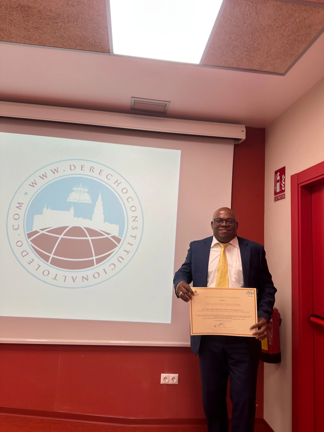 Yackson Eustaquio Chaverra Mena en encuentro académico